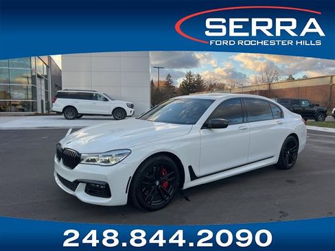 Used 2018 BMW 750i xDrive image 1