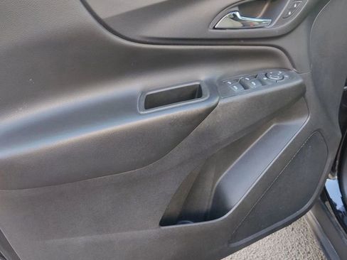 Used 2022 Chevrolet Equinox LT image 25