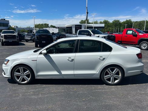 Used 2017 Volkswagen Jetta GLI FWD image 8