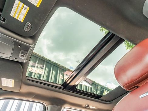 Used 2018 Ford F150 Platinum w/ Equipment Group 701A Luxury image 21