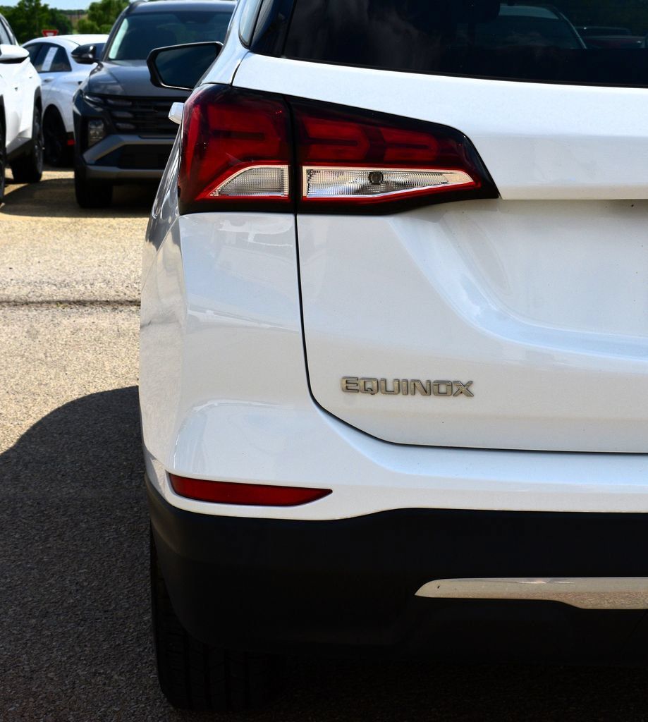 Used 2022 Chevrolet Equinox LT FWD image 10