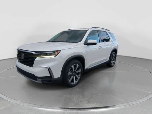 Used 2023 Honda Pilot Elite image 4