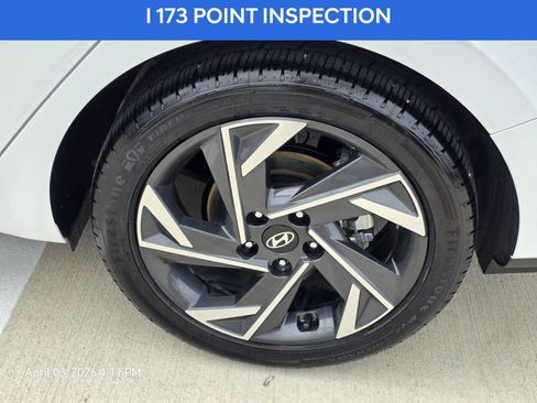 Used 2025 Hyundai Elantra Limited image 10