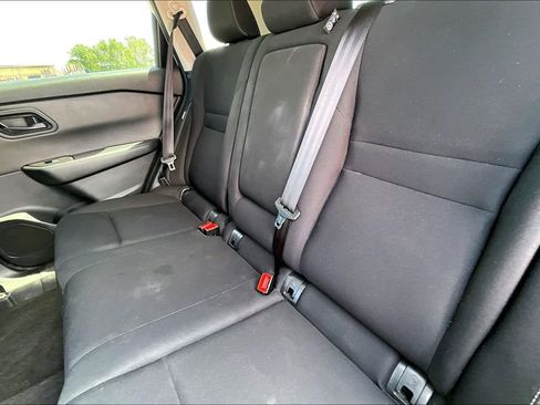 Used 2024 Nissan Rogue S FWD image 23