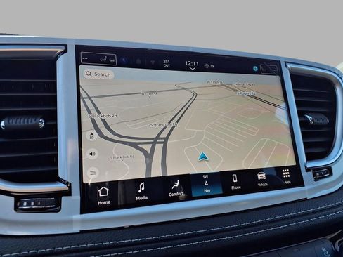 New 2026 Chrysler Pacifica Limited AWD/4WD image 7
