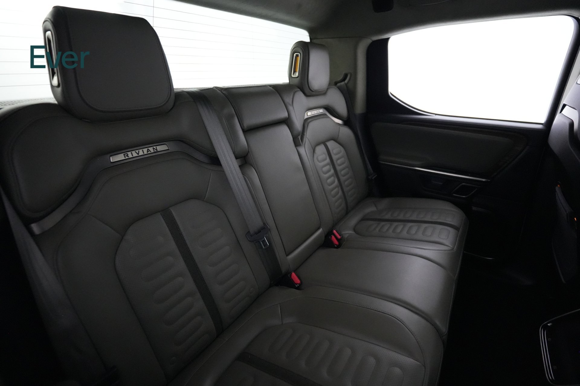 Used 2024 Rivian R1T Adventure Dual AWD/4WD image 5