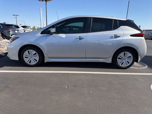 Used 2025 Nissan Leaf S FWD image 7