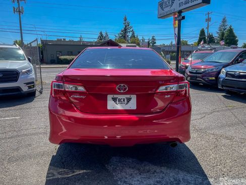 Used 2012 Toyota Camry SE FWD image 9