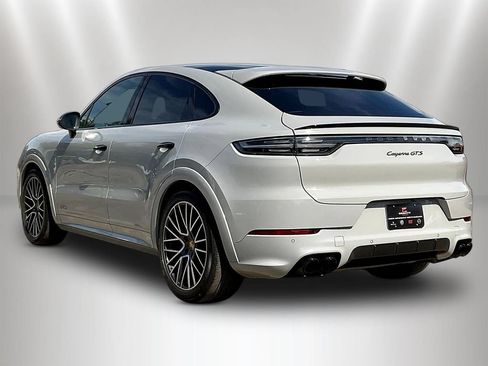 Used 2022 Porsche Cayenne GTS AWD/4WD image 4