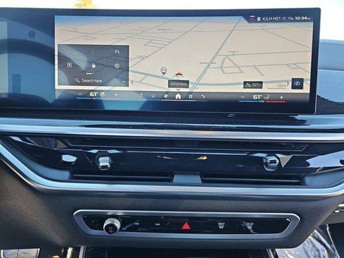 Used 2025 BMW X7 M60i image 24