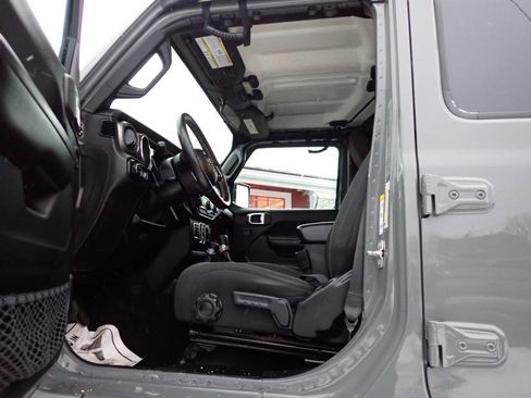 Used 2020 Jeep Gladiator Sport w/ Quick Order Package 24S image 7