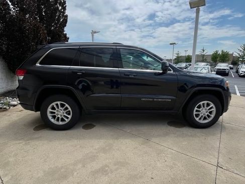 Used 2020 Jeep Grand Cherokee Laredo AWD/4WD image 5
