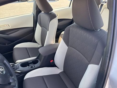 Used 2025 Toyota Corolla LE image 12