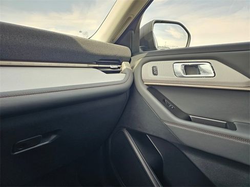 New 2025 Ford Explorer Active image 25