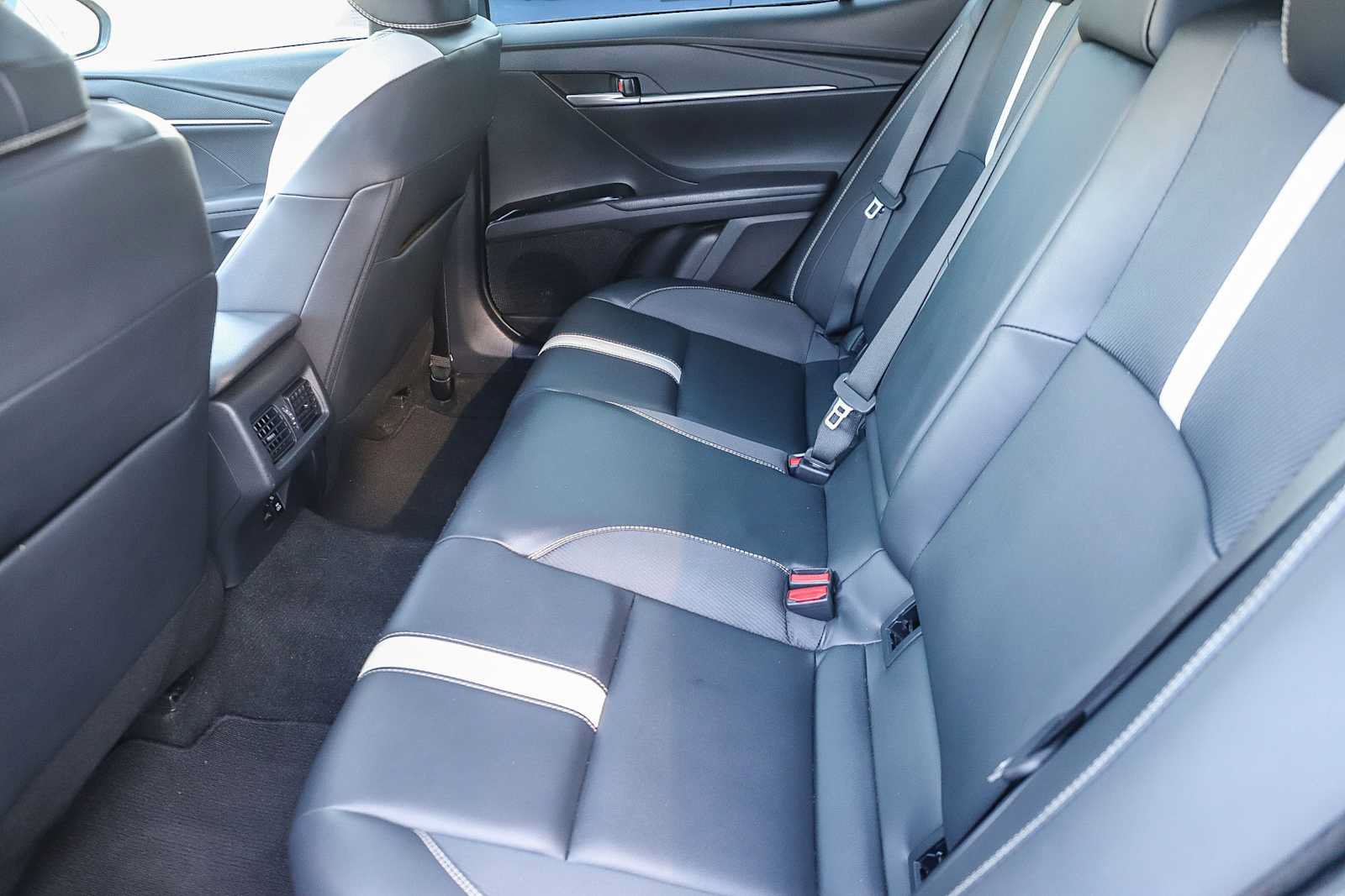 Used 2025 Toyota Camry SE w/ Multimedia Upgrade Package FWD image 23