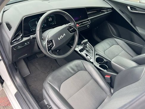 Certified 2023 Kia Niro EX FWD image 15