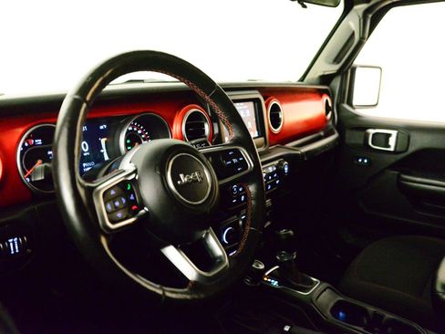 Used 2018 Jeep Wrangler Rubicon w/ Cold Weather Group image 25