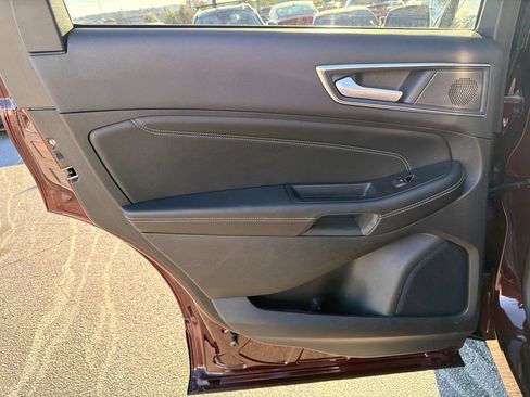Used 2021 Ford Edge Titanium image 22