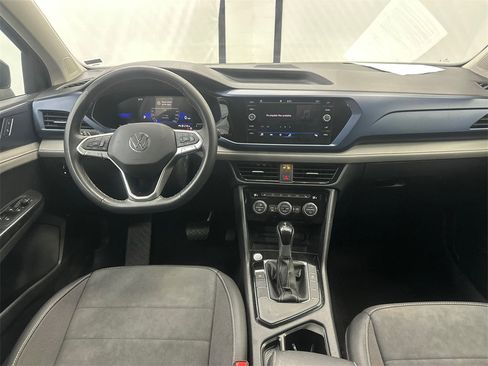 Used 2024 Volkswagen Taos SE image 23