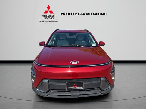 Used 2024 Hyundai Kona SEL AWD/4WD image 2