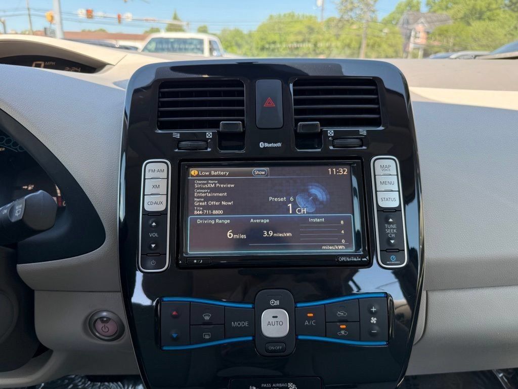 Used 2012 Nissan Leaf SL FWD image 30