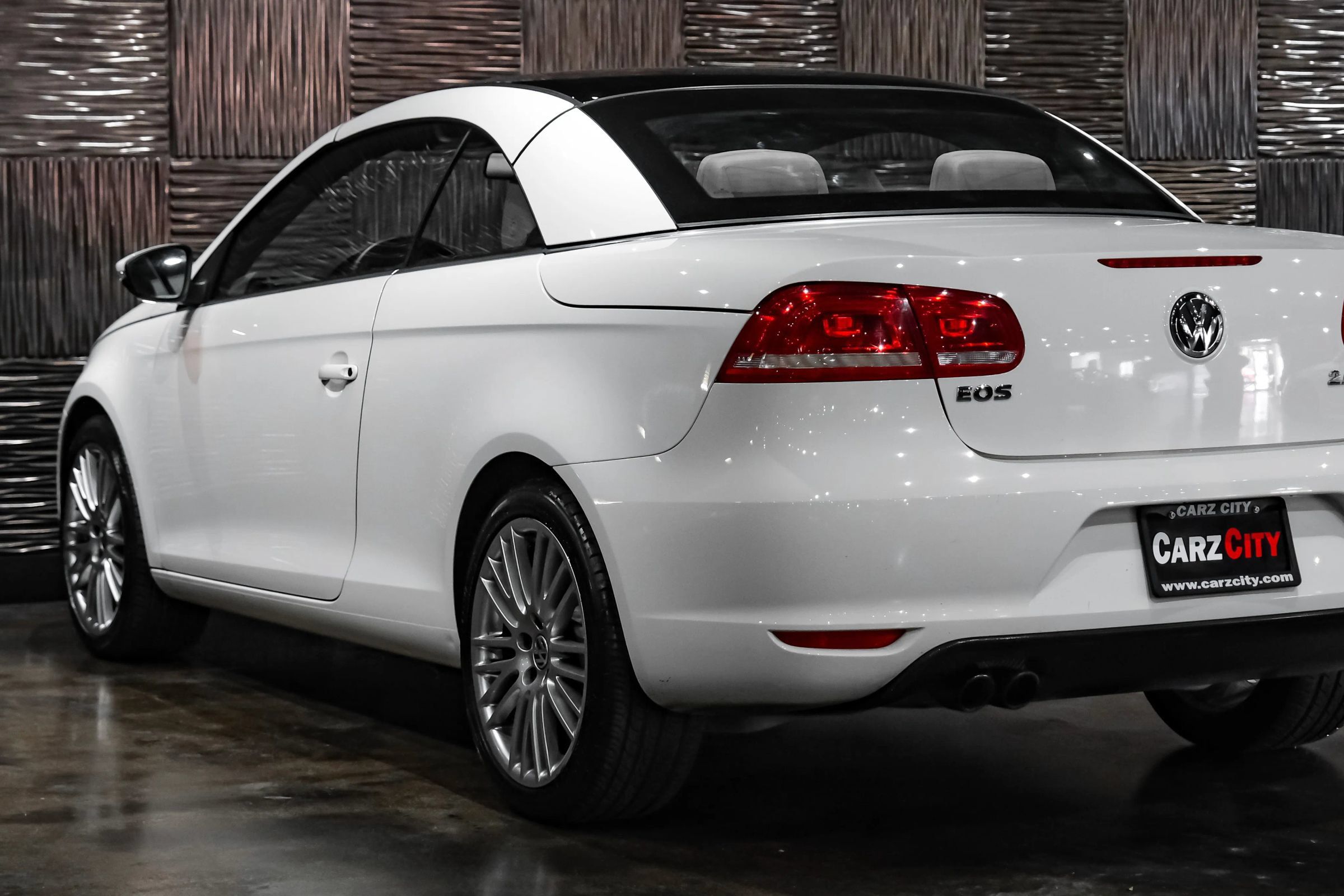 Used 2012 Volkswagen Eos Komfort FWD image 13