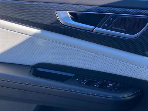 Certified 2025 Volkswagen Atlas Cross Sport SEL Premium R-Line image 18