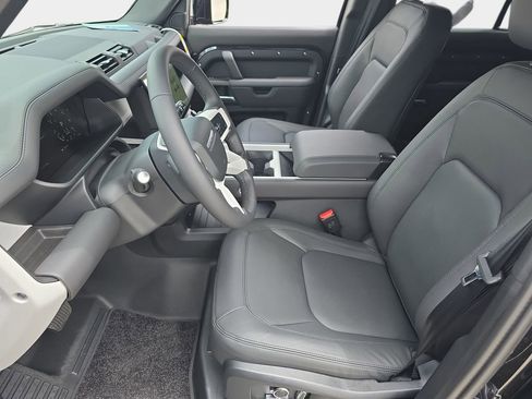New 2026 Land Rover Defender 130 X-Dynamic SE AWD/4WD image 16