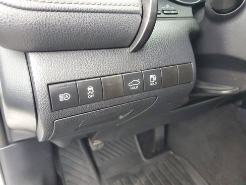 Used 2019 Toyota Camry LE image 18