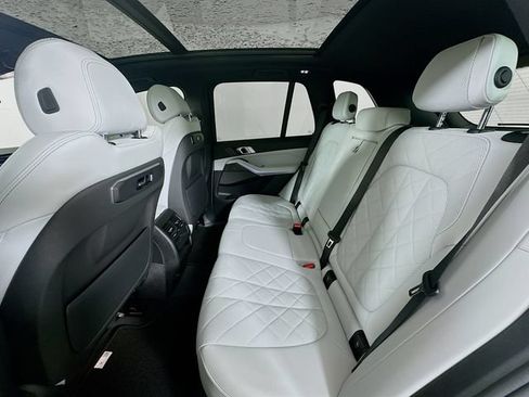 Used 2024 BMW X5 xDrive40i w/ M Sport Package AWD/4WD image 25