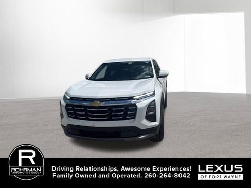 Used 2025 Chevrolet Equinox LT AWD/4WD image 3