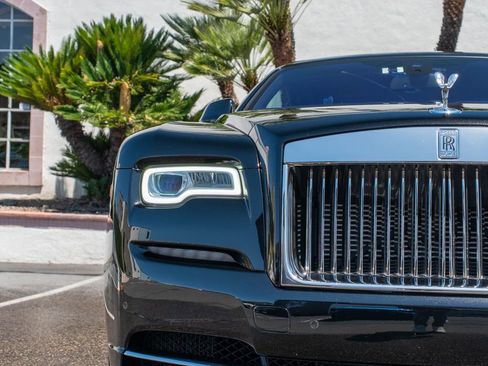 Used 2020 Rolls-Royce Wraith RWD image 31