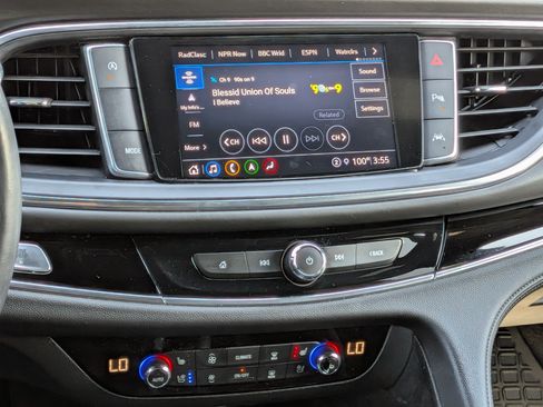 Used 2023 Buick Enclave Avenir w/ Avenir Technology Package FWD image 20
