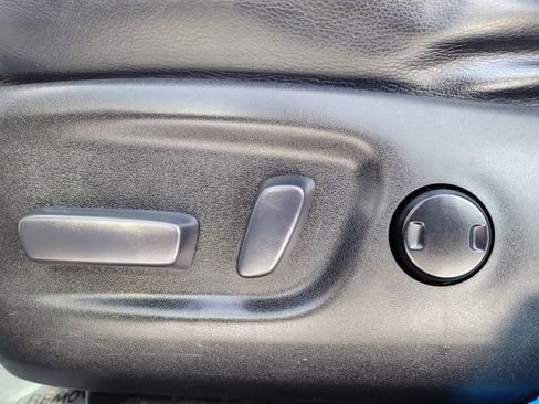 Used 2017 Toyota RAV4 Limited w/ Protection Package image 23