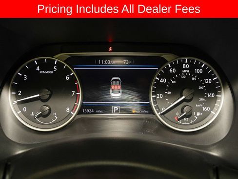 Certified 2025 Nissan Sentra SR FWD image 17