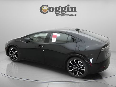 New 2026 Toyota Prius Plug-In Hybrid image 9