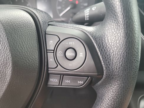 Used 2025 Toyota Corolla LE image 27