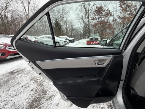 Used 2014 Toyota Corolla LE image 16