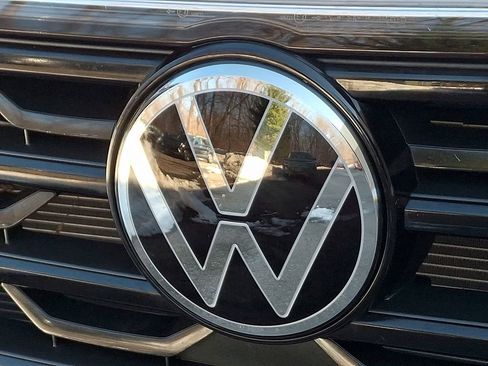 Used 2024 Volkswagen Atlas Cross Sport SE image 26