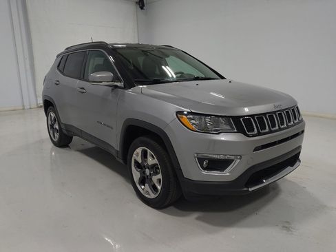 Used 2018 Jeep Compass Limited w/ Navigation Group AWD/4WD image 13