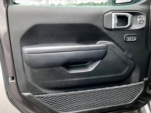 Certified 2025 Jeep Wrangler Unlimited Rubicon image 24