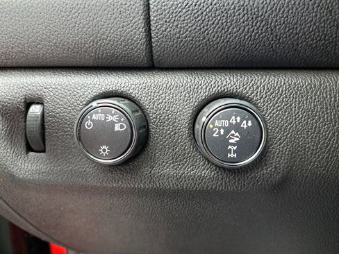 Used 2020 Chevrolet Colorado ZR2 image 33