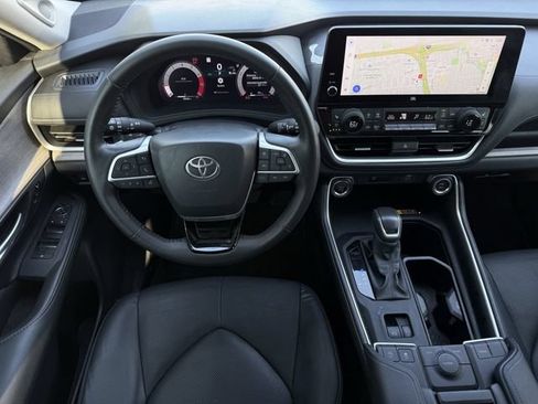 Used 2026 Toyota Grand Highlander FWD image 11