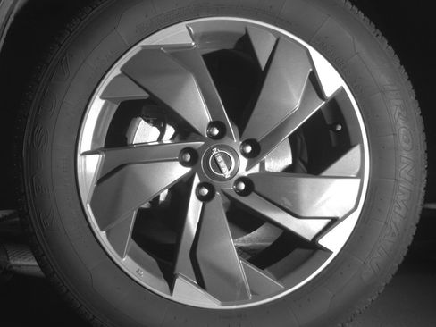 Used 2025 Nissan Rogue SV image 11