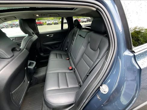 Used 2024 Volvo V60 B5 Cross Country Plus AWD/4WD image 15