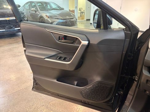 Used 2025 Toyota RAV4 LE image 20