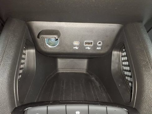 Used 2022 Chevrolet TrailBlazer LT AWD/4WD image 22