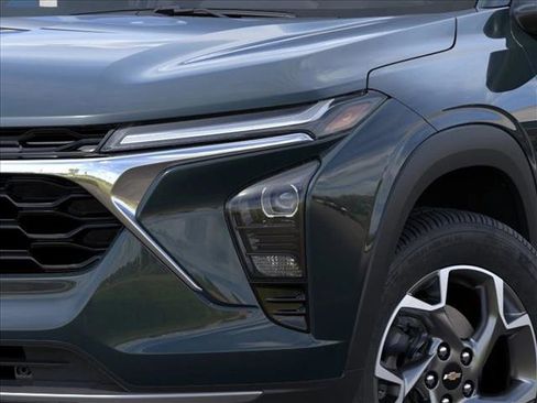 New 2026 Chevrolet Trax LT FWD image 10