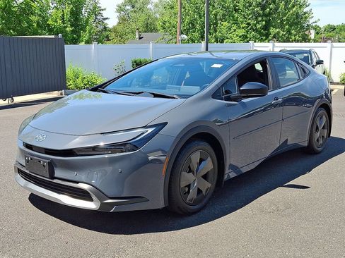 Certified 2025 Toyota Prius Plug-In Hybrid FWD image 3