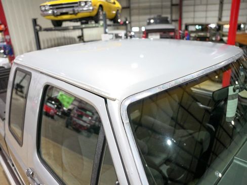 Used 1993 Ford F250 XLT image 19